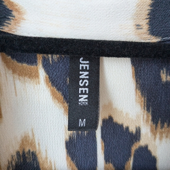 Crepe Weave Animal Print Long Sleeve Blouse Cream with Black/Tan Print - Size M - Picture 4 of 8